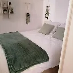 T2 Rez-de-jardin St Cyprien Apartment